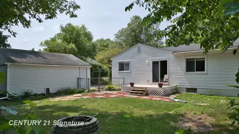 Exterior - 418 Labian, Flushing, MI 48433 photo 4 of 5