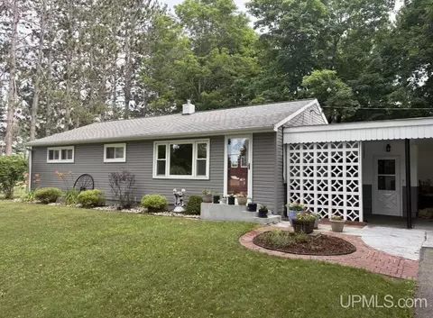 5134 Sharkey 199, Gladstone, MI 49837