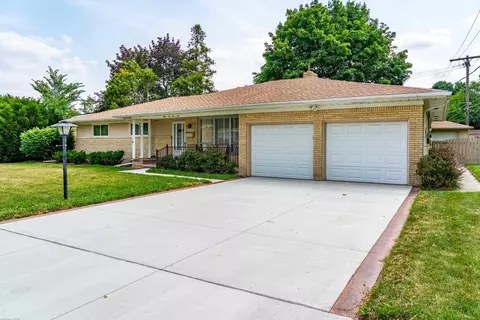 8636 Kidley, Sterling Heights, MI 48314