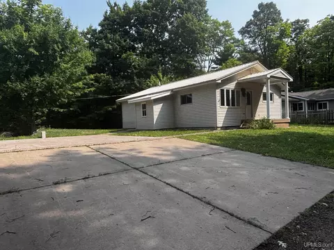 1802 Werner, Marquette, MI 49855