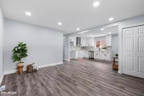 14235 Inkster, Livonia, MI 48154