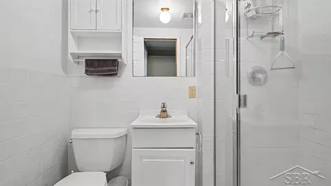 Bath - 209 Westview, Alma, MI 48801 photo 2 of 2