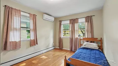 Bedroom - 209 Westview, Alma, MI 48801 photo 2 of 2
