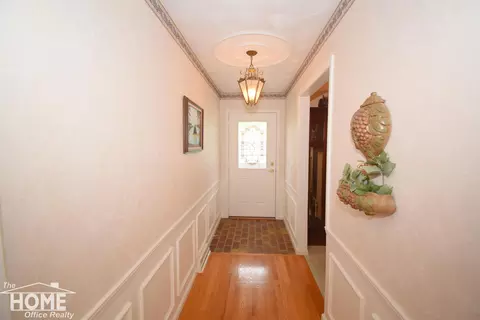 Entry Way - 1005 Krust, Owosso, MI 48867 photo 2 of 3