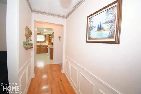 Entry Way - 1005 Krust, Owosso, MI 48867 photo 3 of 3