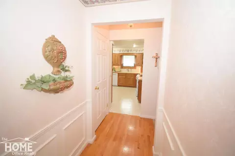 Entry Way - 1005 Krust, Owosso, MI 48867 photo 1 of 3