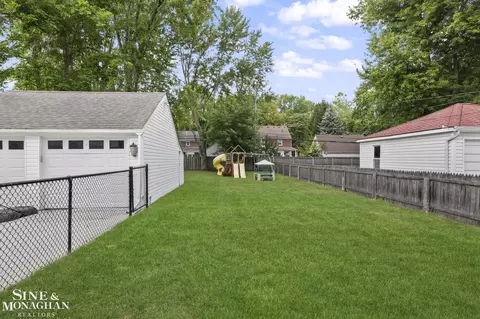 Exterior - 779 Saint Clair, Grosse Pointe, MI 48230 photo 8 of 11