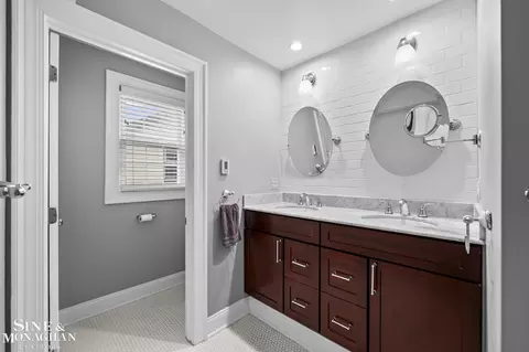 Bath - 779 Saint Clair, Grosse Pointe, MI 48230 photo 2 of 7