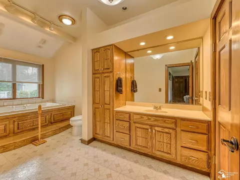 Bath - 2936 4th, Monroe, MI 48162 photo 2 of 4