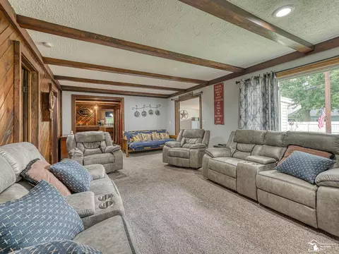 Living - 2936 4th, Monroe, MI 48162 photo 5 of 6