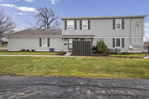 21627 E 11 Mile # 3, Saint Clair Shores, MI 48081