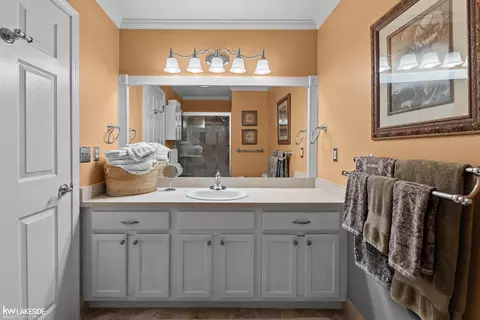 Bath - 52392 Heatherstone, Macomb, MI 48042 photo 2 of 3