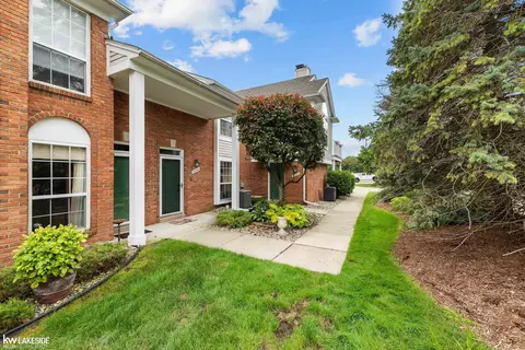 Exterior - 52392 Heatherstone, Macomb, MI 48042 photo 2 of 7