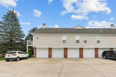 Exterior - 52392 Heatherstone, Macomb, MI 48042 photo 6 of 7