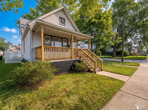 1202 Maple, Wyandotte, MI 48192