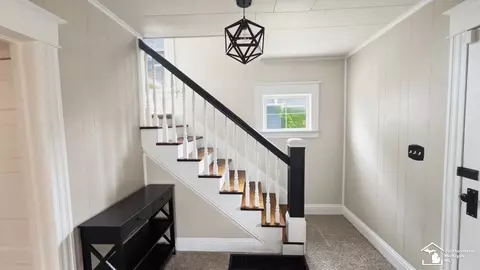 Entry Way - 154 Riverview, Monroe, MI 48162 photo 3 of 5