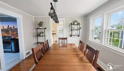 Dining - 154 Riverview, Monroe, MI 48162 photo 1 of 2