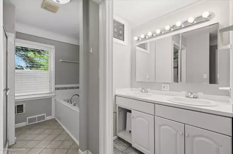 Bath - 316 Chalfonte, Grosse Pointe Farms, MI 48236 photo 2 of 6