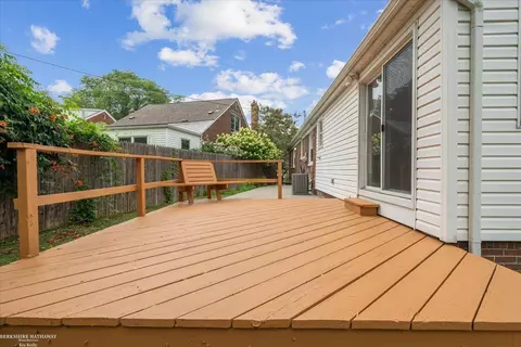 Exterior - 316 Chalfonte, Grosse Pointe Farms, MI 48236 photo 4 of 13