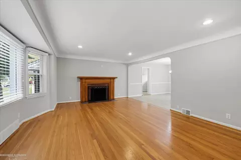 Living - 316 Chalfonte, Grosse Pointe Farms, MI 48236 photo 1 of 5