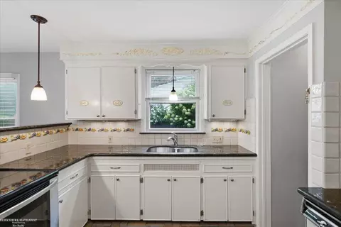 Kitchen - 316 Chalfonte, Grosse Pointe Farms, MI 48236 photo 2 of 4