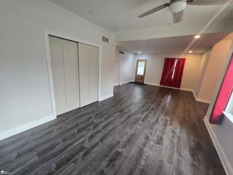 Living - 1001 Coutant, Flushing, MI 48433 photo 4 of 4