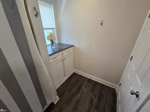 Other - 1001 Coutant, Flushing, MI 48433 photo 4 of 17
