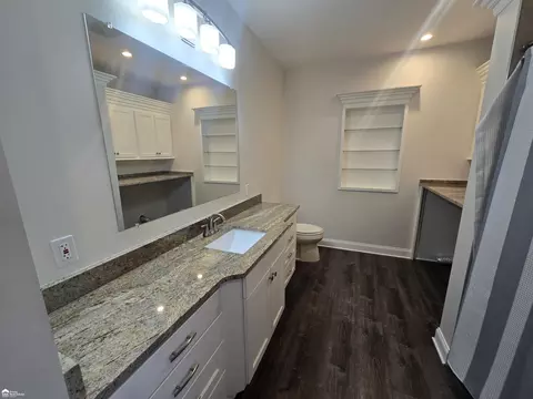 Bath - 1001 Coutant, Flushing, MI 48433 photo 1 of 4
