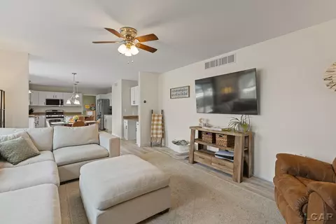 Living - 1604 Wind Dancer, Tecumseh, MI 49286 photo 6 of 7
