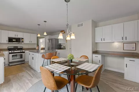 Kitchen - 1604 Wind Dancer, Tecumseh, MI 49286 photo 5 of 6