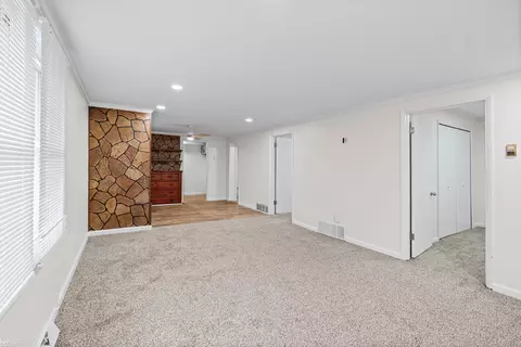 Living - 131 E Lakeview, Flint, MI 48503 photo 3 of 5