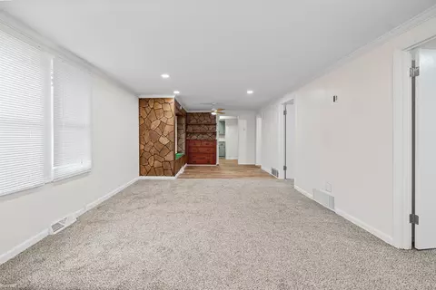 Living - 131 E Lakeview, Flint, MI 48503 photo 2 of 5