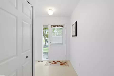 Entry Way - 17248 Mayfield, Macomb, MI 48042 photo 2 of 2