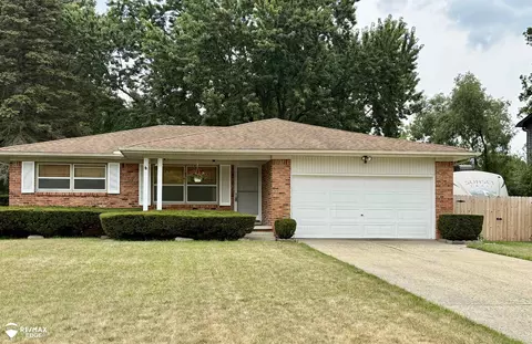 5032 Old Franklin, Grand Blanc, MI 48439
