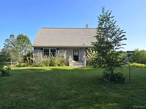 3054 Country, Eben Junction, MI 49825