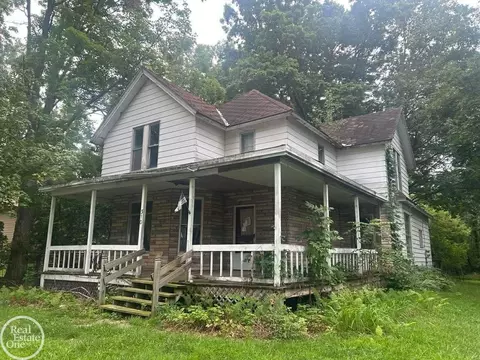 310 E Saint Clair, Almont, MI 48003