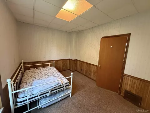 Bedroom - 210 N 13th, Escanaba, MI 49829 photo 4 of 10