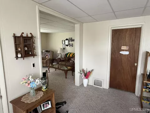 Entry Way - 210 N 13th, Escanaba, MI 49829 photo 2 of 6