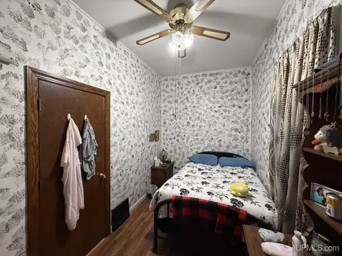 Bedroom - 210 N 13th, Escanaba, MI 49829 photo 1 of 10