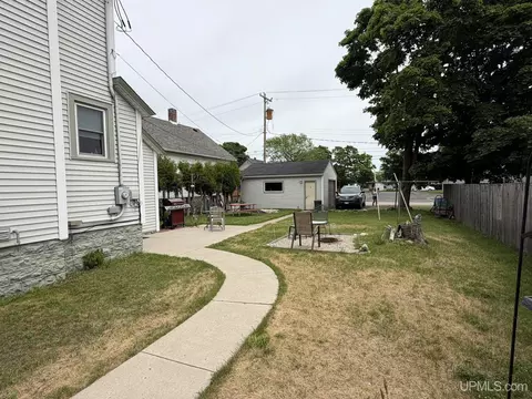 Exterior - 210 N 13th, Escanaba, MI 49829 photo 7 of 10