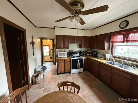 Kitchen - 210 N 13th, Escanaba, MI 49829 photo 1 of 4