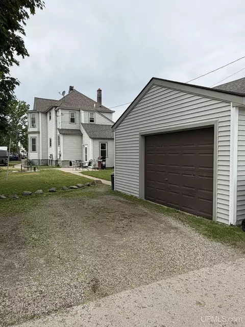 Exterior - 210 N 13th, Escanaba, MI 49829 photo 9 of 10