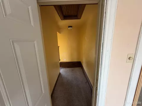 Entry Way - 210 N 13th, Escanaba, MI 49829 photo 6 of 6