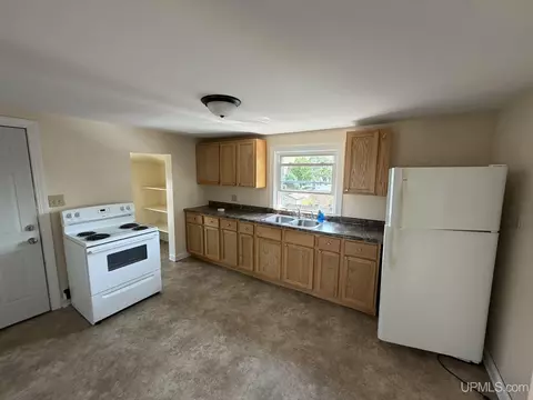 Kitchen - 210 N 13th, Escanaba, MI 49829 photo 4 of 4