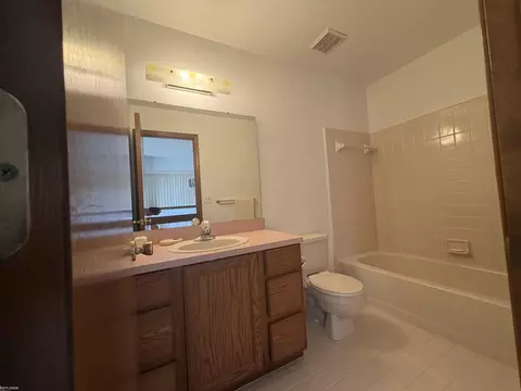 Bath - 141 Milton, Algonac, MI 48001 photo 3 of 3