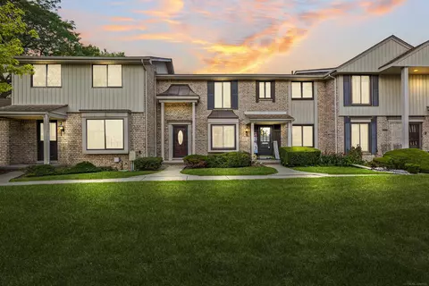 29011 Scarborough, Warren, MI 48088