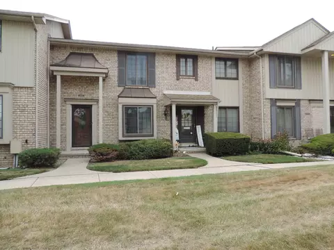 29011 Scarborough Dr, Warren, MI 48088