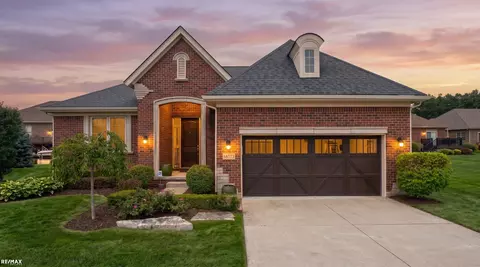 58773 Valley View Dr UNIT 45, Washington Township, MI 48094