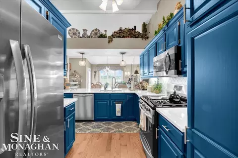 Kitchen - 1935 River #16, Saint Clair, MI 48079 photo 4 of 5
