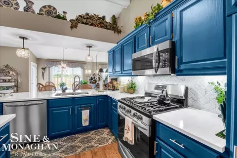Kitchen - 1935 River #16, Saint Clair, MI 48079 photo 5 of 5